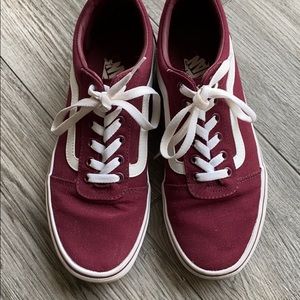 Maroon women’s vans size 9